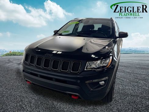 Used 2018 Jeep Compass Trailhawk w/ Leather Interior Group AWD/4WD image 9