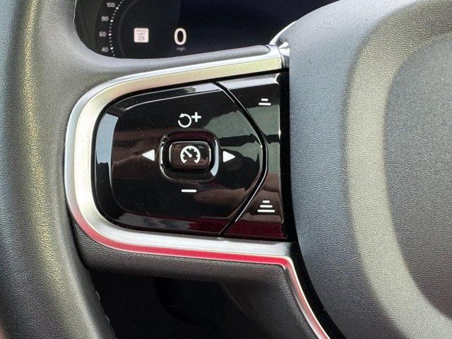 Used 2024 Volvo XC60 B5 Plus AWD/4WD image 17