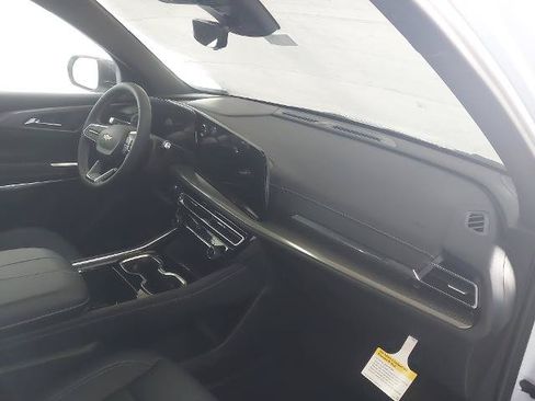 New 2027 Chevrolet Traverse LT w/ Driver Confidence Package FWD image 29
