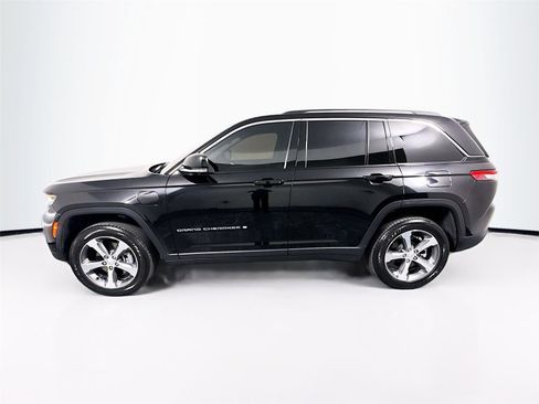 Used 2022 Jeep Grand Cherokee Limited 4xe w/ Luxury Tech Group II image 32