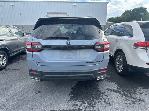 Used 2025 Honda Pilot Black Edition image 5