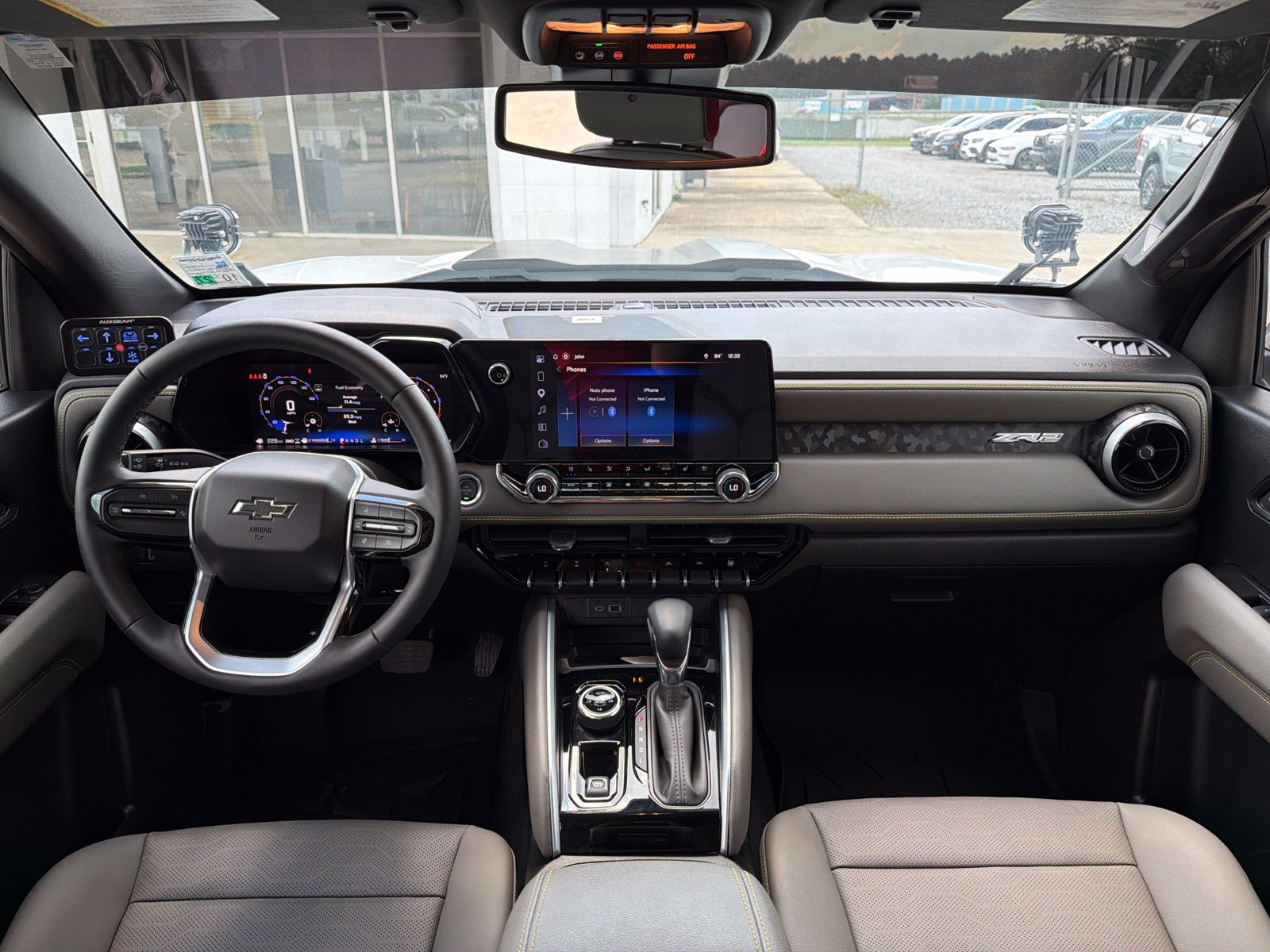 Used 2026 Chevrolet Colorado ZR2 w/ Technology Package AWD/4WD image 9