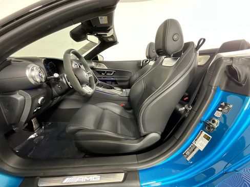 Used 2023 Mercedes-Benz SL 63 AMG 4MATIC w/ Driver Assistance Package image 14