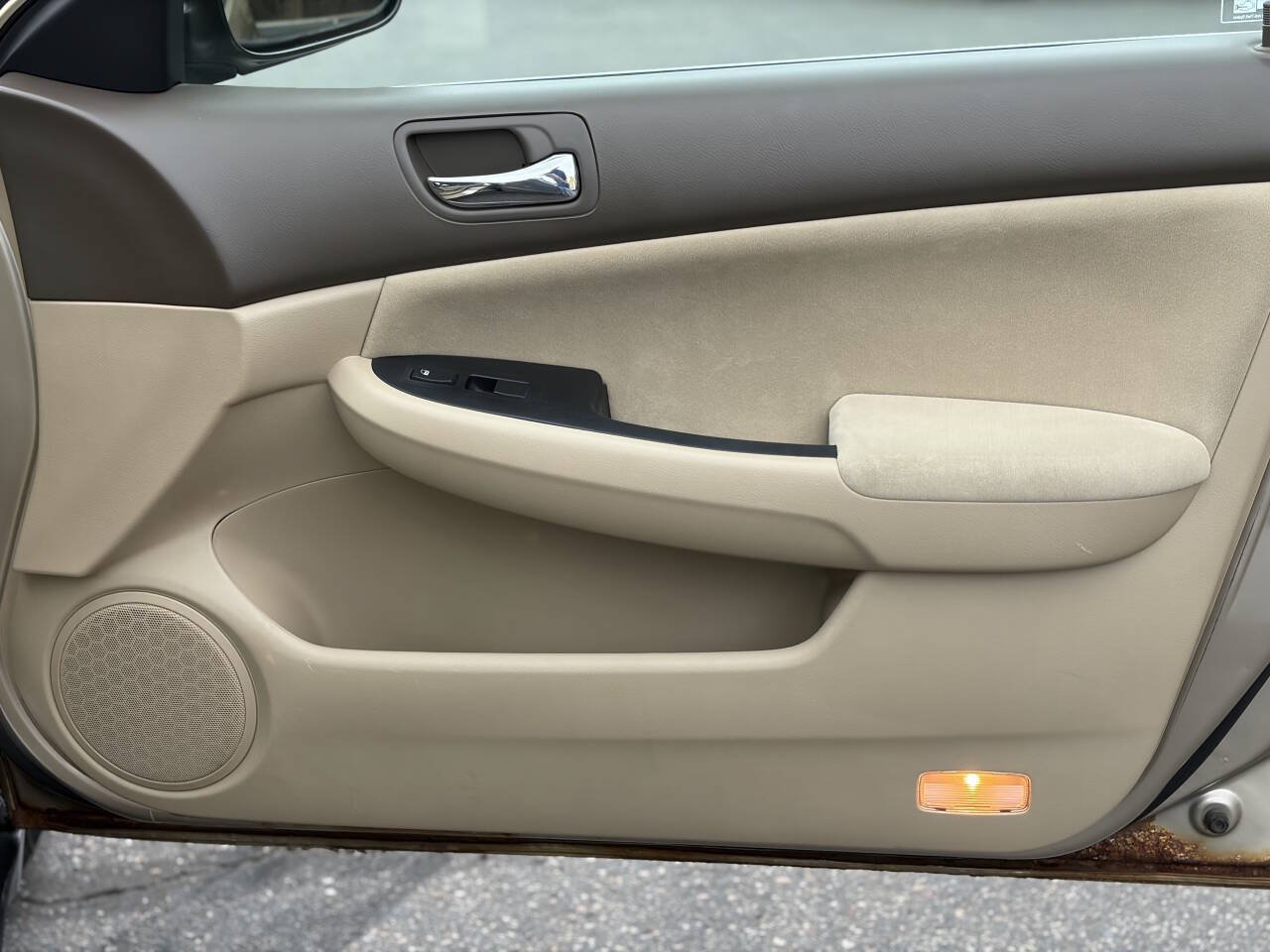 Used 2005 Honda Accord LX image 10