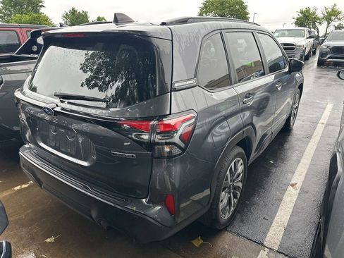 Used 2025 Subaru Forester Touring AWD/4WD image 4