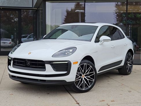 New 2026 Porsche Macan image 1