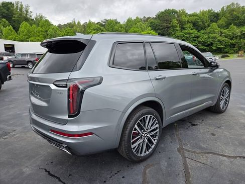 Used 2023 Cadillac XT6 Sport w/ Technology Package AWD/4WD image 11