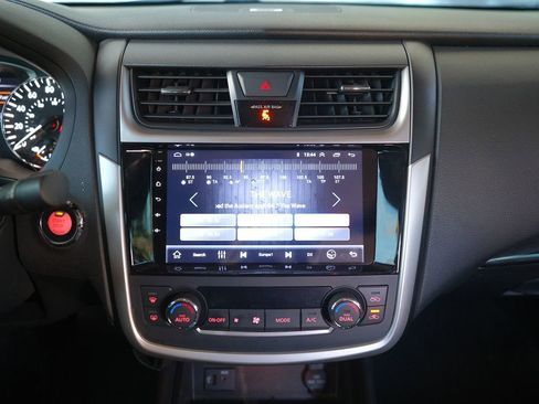 Used 2016 Nissan Altima 3.5 SL w/ 3.5 Technology Package image 19