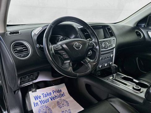 Used 2019 Nissan Pathfinder SL AWD/4WD image 9