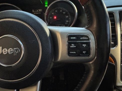 Used 2011 Jeep Grand Cherokee Overland image 19