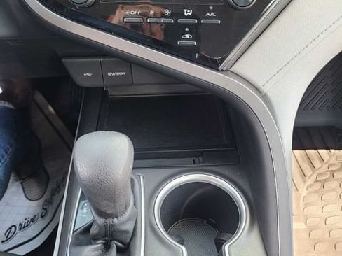 Used 2023 Toyota Camry LE AWD/4WD image 29