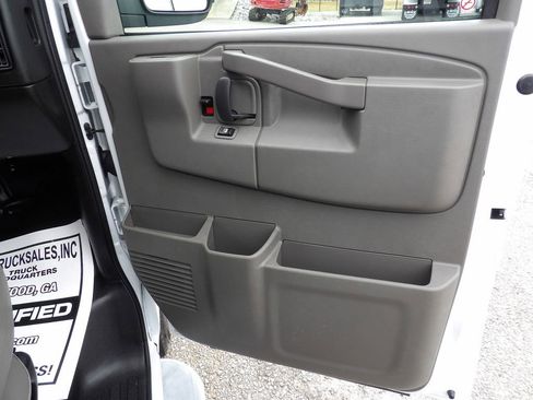 Used 2024 GMC Savana 2500 w/ Driver Convenience Package image 31