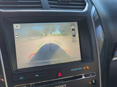 Used 2018 Ford Explorer Limited image 13