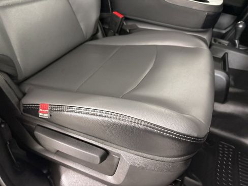 Used 2023 RAM 2500 Tradesman w/ Chrome Appearance Group image 29