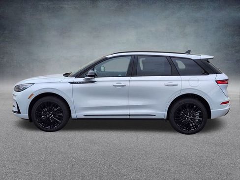 New 2026 Lincoln Corsair Premiere image 4