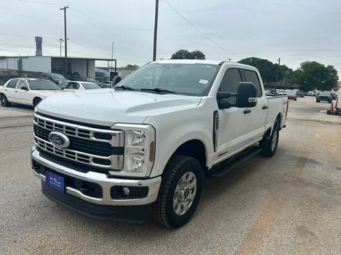 Used 2024 Ford F250 XLT AWD/4WD image 5