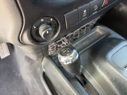 Used 2018 Jeep Wrangler Unlimited Sport S AWD/4WD image 23