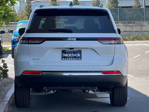 New 2026 Jeep Grand Cherokee Laredo X AWD/4WD image 5