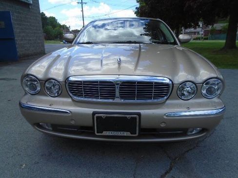 Used 2005 Jaguar XJ8 RWD image 4