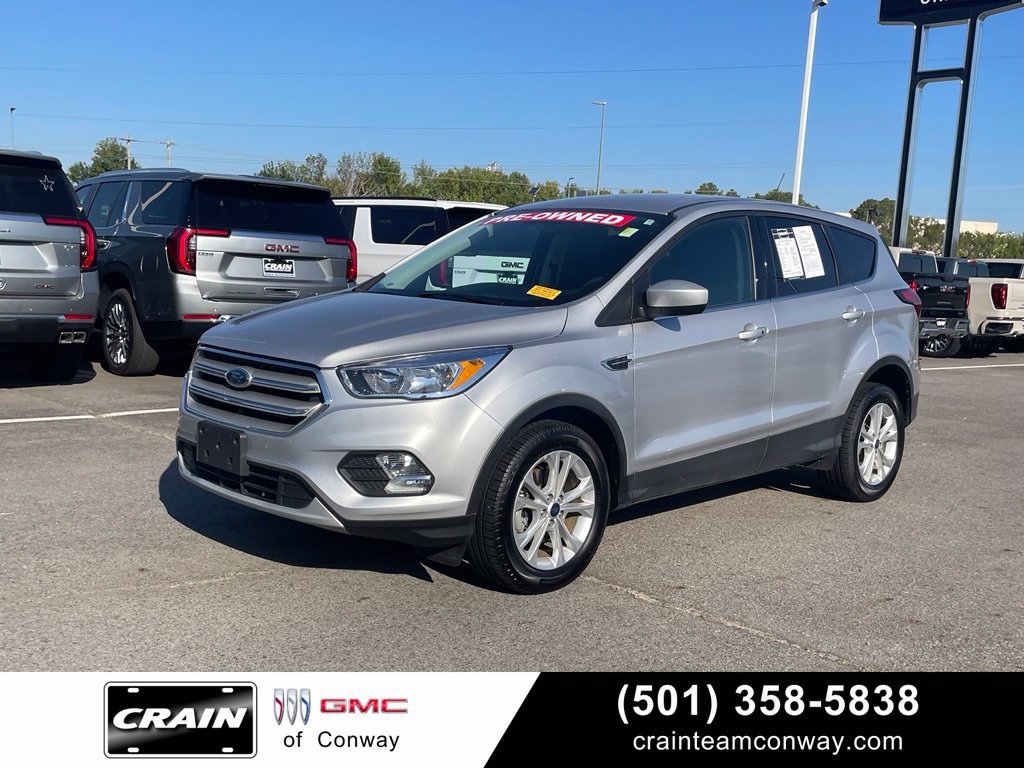 Used 2019 Ford Escape SE FWD image 1