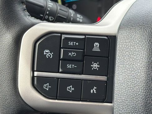 Used 2024 Ford Expedition XLT RWD image 39