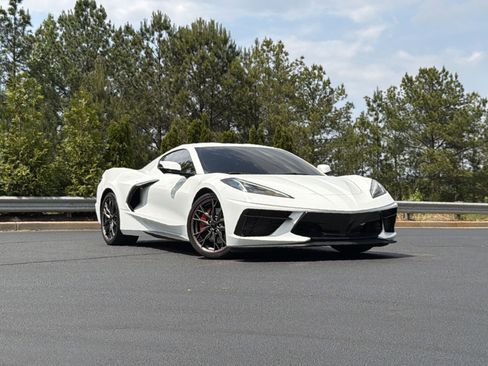 Used 2023 Chevrolet Corvette Stingray Coupe w/ Z51 Performance Package RWD image 2