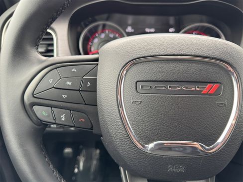 Used 2018 Dodge Charger SXT image 21