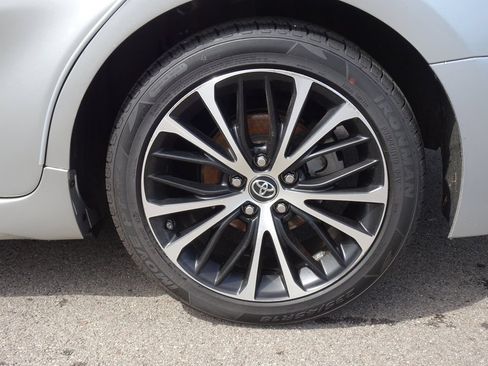 Used 2019 Toyota Camry SE FWD image 24
