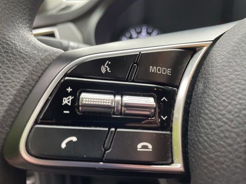 Used 2021 Kia Seltos LX image 12