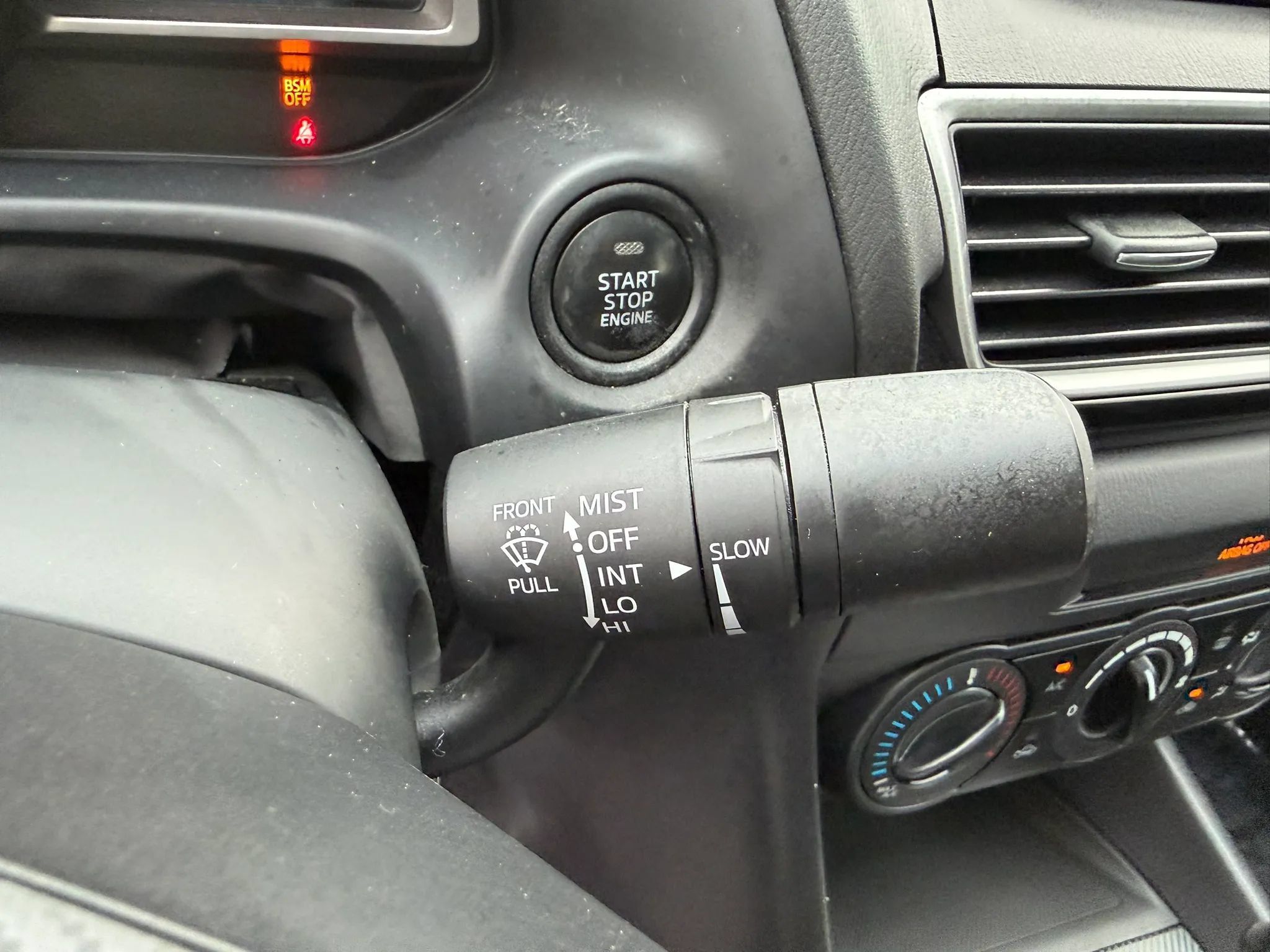 Used 2014 MAZDA MAZDA3 i Touring w/ Moonroof Package 1 FWD image 38
