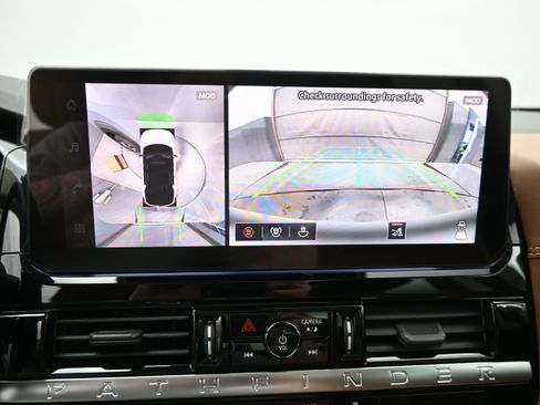 New 2026 Nissan Pathfinder Platinum FWD image 16