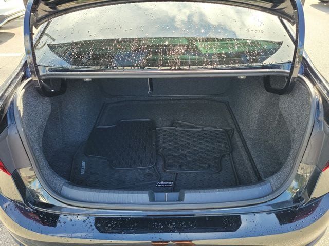 Certified 2023 Volkswagen Jetta SE w/ Panoramic Sunroof Package FWD image 8