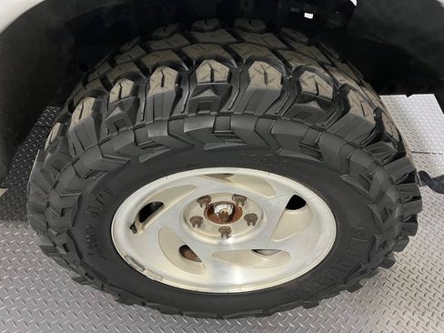 Used 1997 Ford F150 XLT AWD/4WD image 13