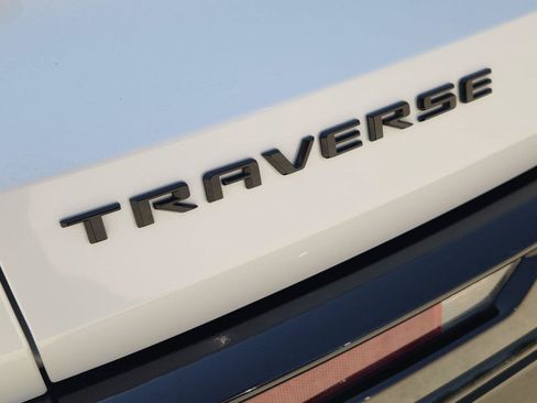 Used 2024 Chevrolet Traverse RS FWD image 32