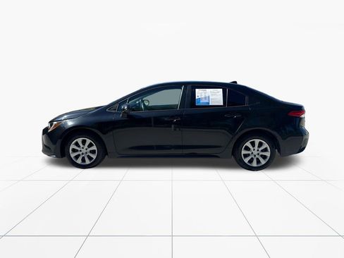 Used 2022 Toyota Corolla LE FWD image 4