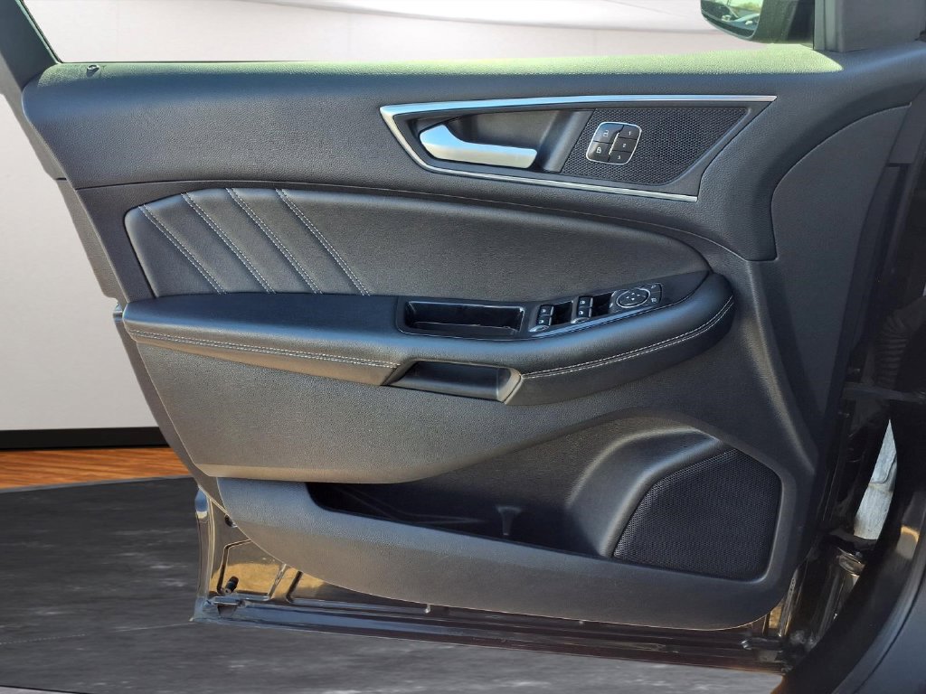 Used 2016 Ford Edge Sport w/ Equipment Group 401A AWD/4WD image 17
