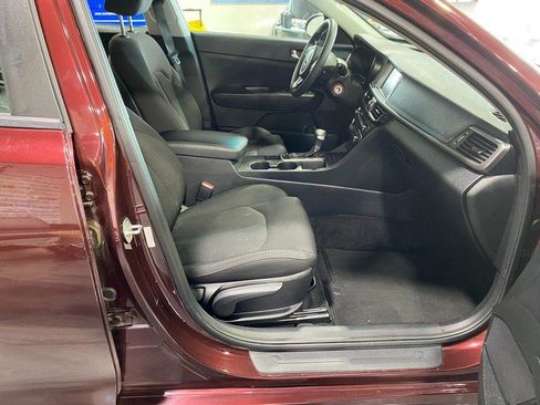 Used 2018 Kia Optima LX w/ 17" Alloy Wheels Package image 18