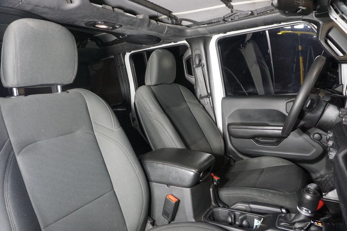 Used 2018 Jeep Wrangler Unlimited Sport AWD/4WD image 19