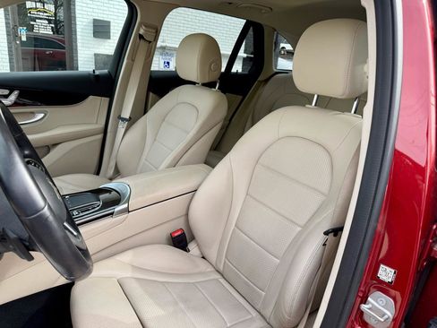 Used 2020 Mercedes-Benz GLC 300 4MATIC image 17