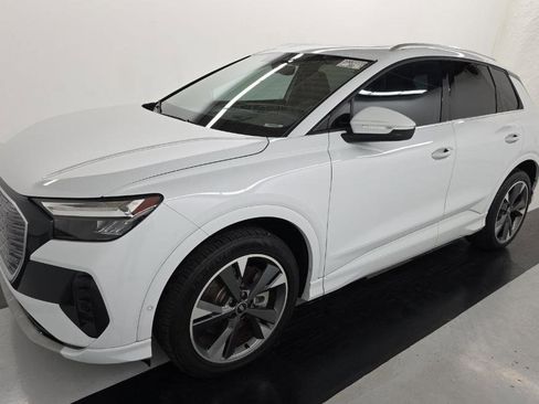 Used 2022 Audi Q4 e-tron Premium Plus w/ Premium Plus AWD/4WD image 3