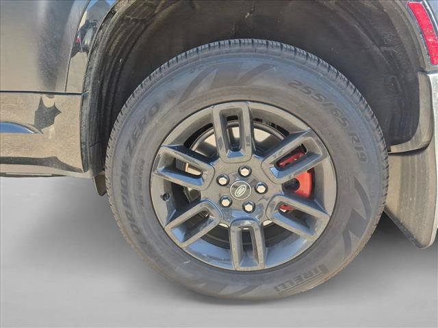 Used 2024 Land Rover Defender 110 X AWD/4WD image 13