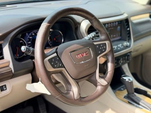 Used 2018 GMC Acadia Denali w/ Technology Package FWD image 9