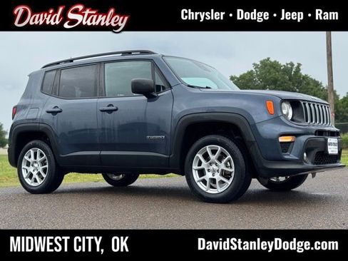 Used 2022 Jeep Renegade Latitude w/ Convenience Group AWD/4WD image 1