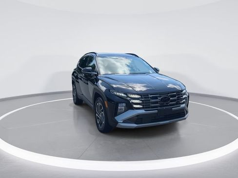 Used 2025 Hyundai Tucson Limited AWD/4WD image 2