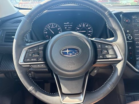 Used 2026 Subaru Ascent Premium AWD/4WD image 2