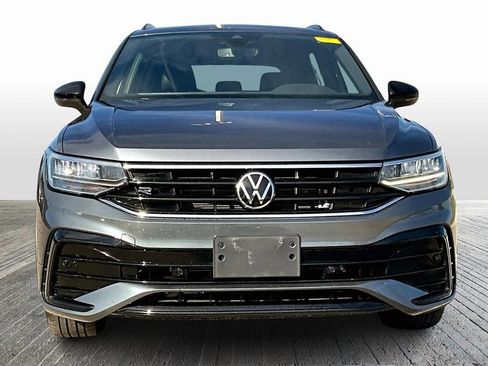 Used 2022 Volkswagen Tiguan SE R-Line image 2