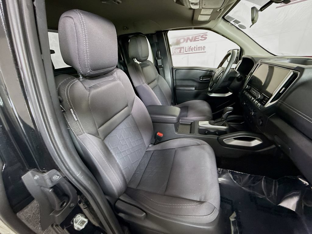 Certified 2025 Nissan Frontier SV RWD image 29