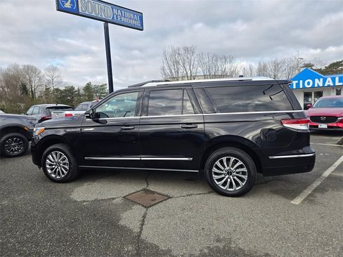 Used 2024 Lincoln Navigator L 4WD image 8
