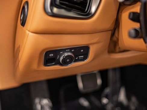 Used 2023 Aston Martin V8 Vantage Coupe image 18