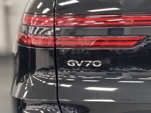 Used 2025 Genesis Electrified GV70 Advanced image 13